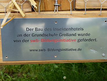 Schild unseres neuen Insektenhotels