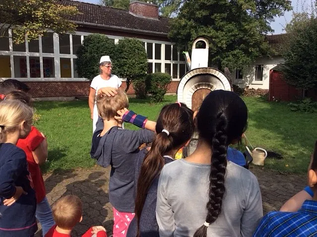 Das Brot wird in unserem Ofen gebacken