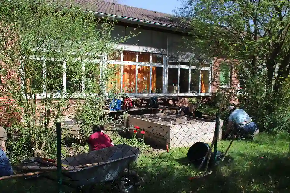 Alle arbeiten in den G&auml;rten