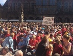 Die Grollander auf dem Marktplatz