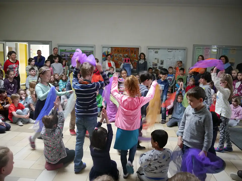 Fr&uuml;hlingssingen in der Eingangshalle