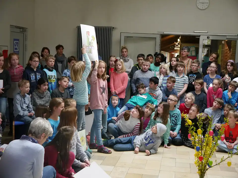 Fr&uuml;hlingssingen in der Eingangshalle