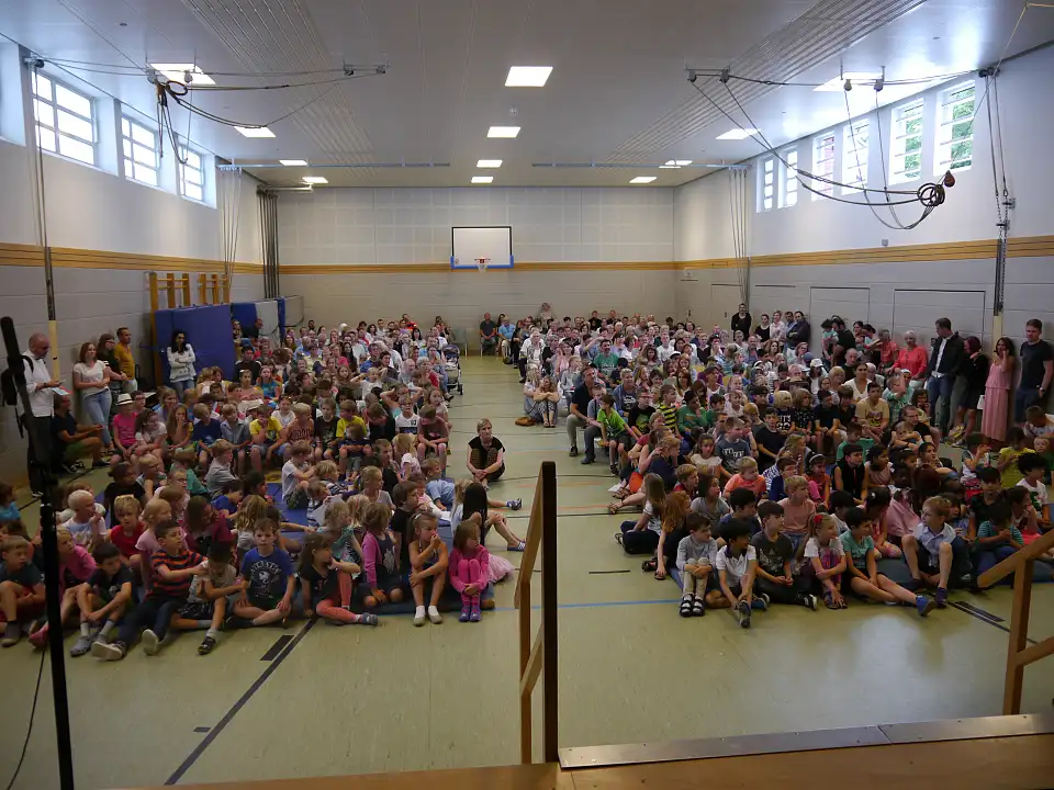Die Sporthalle war wieder brechend voll