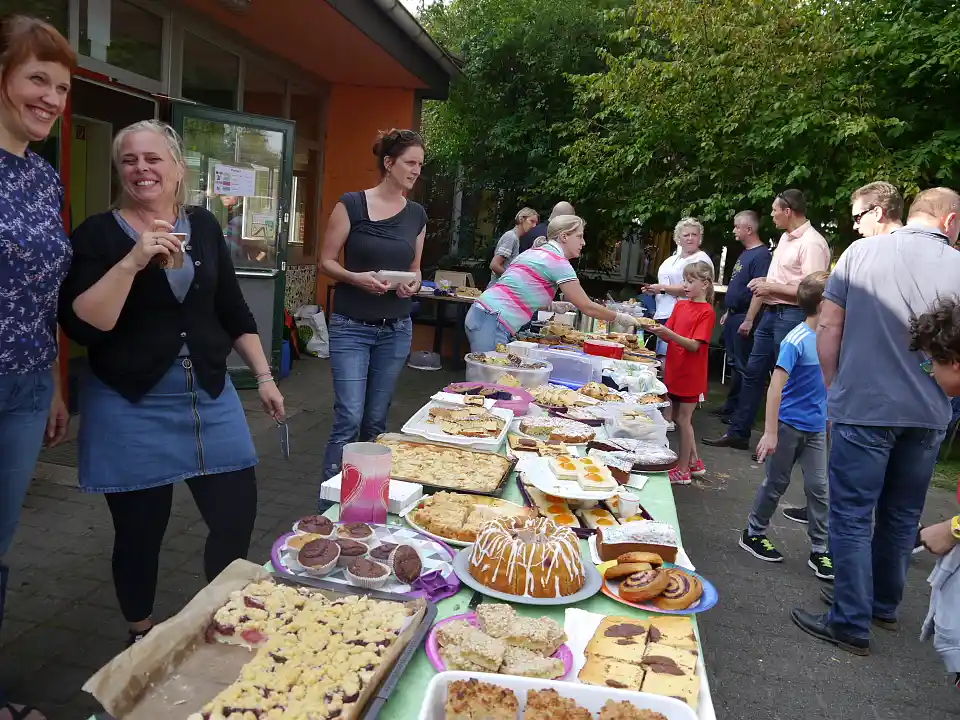 Ein leckeres und gro&szlig;es Buffet gab es auch