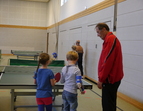 In der Turnhalle konnte man Tischtennis spielen