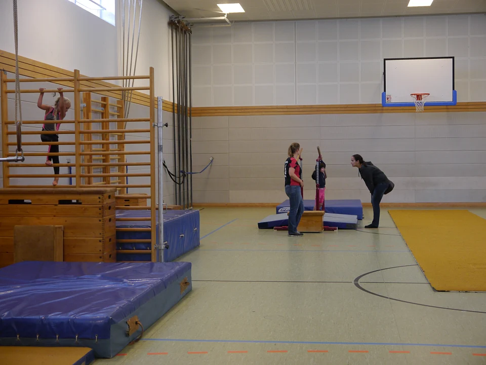 Turnen konnte man drinnen.....