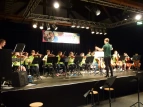 Das Orchester spielt